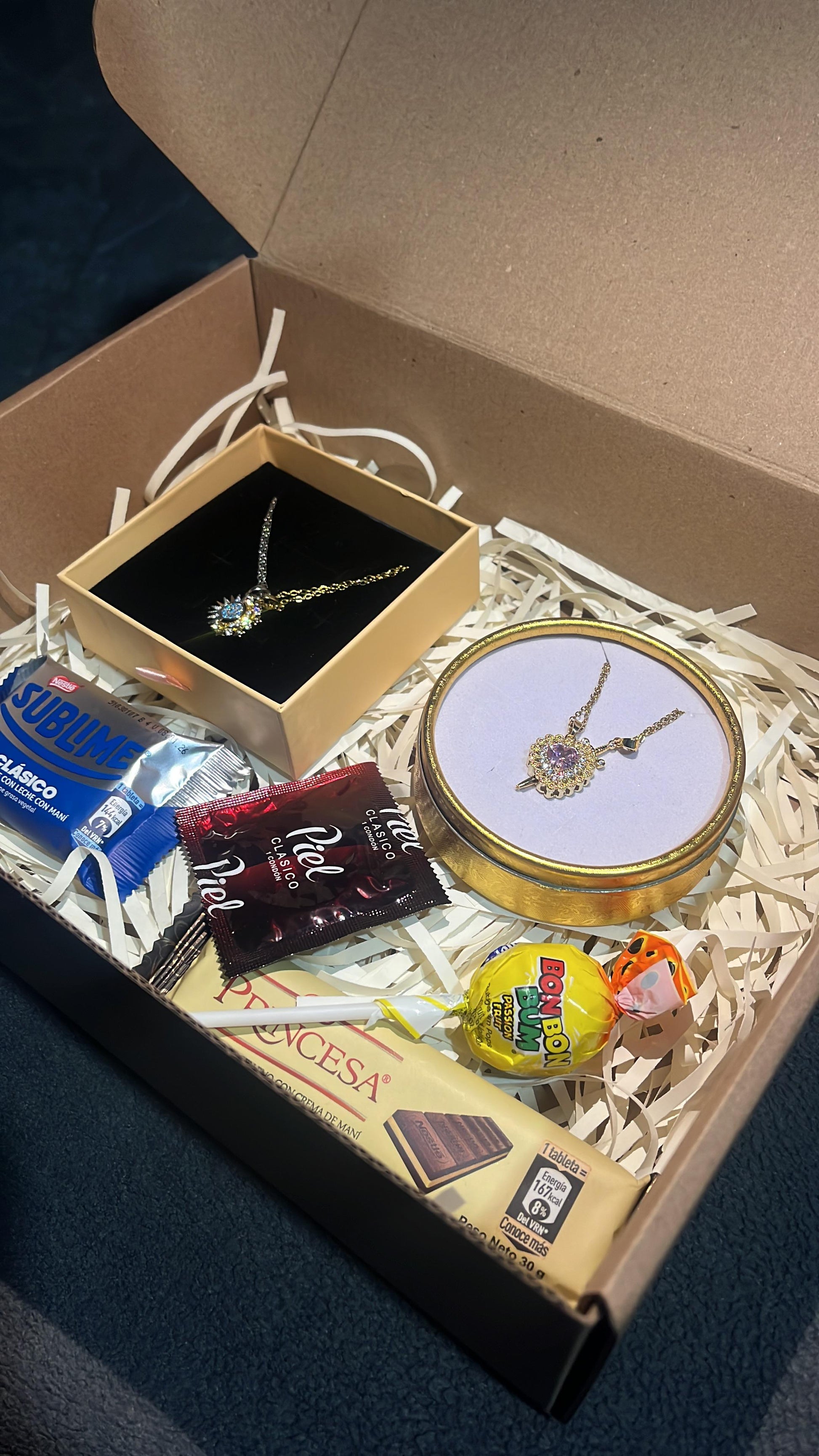 🎁✨ Pack Especial de Regalo – Joyas + Dulces ✨🎁