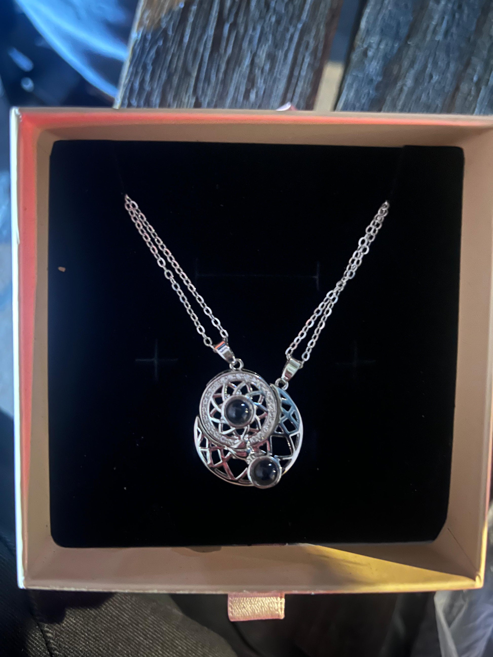 Collar Sol y Luna - 100 idiomas
